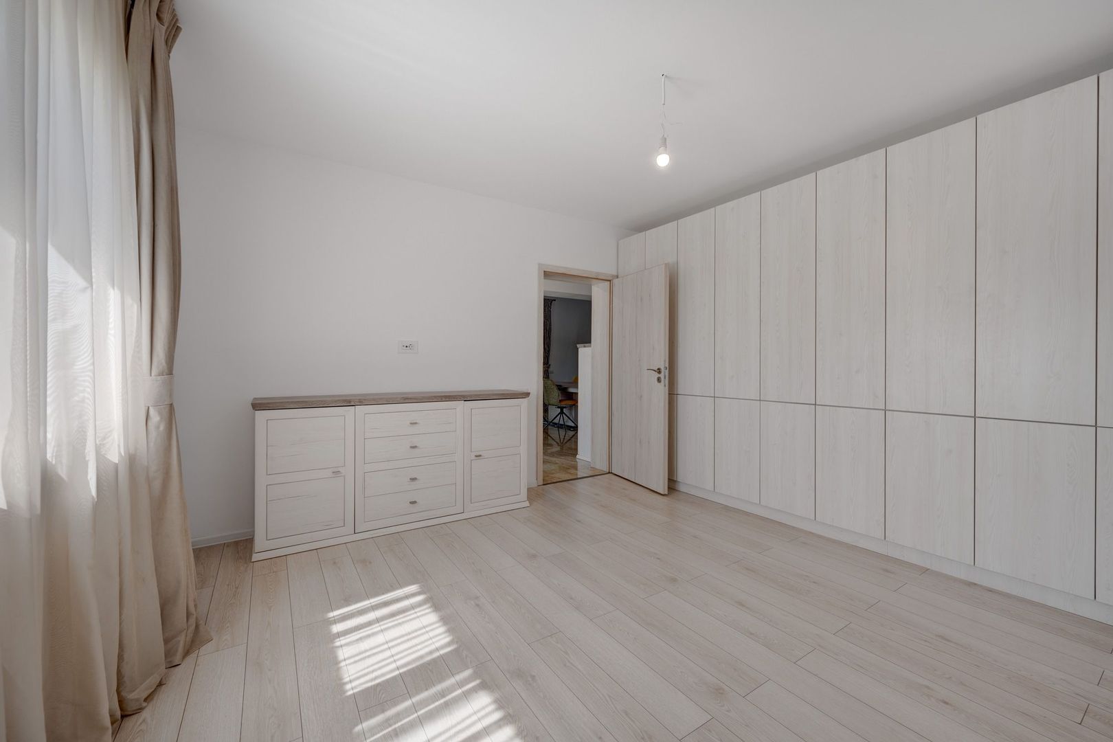 Casa cu Mesteceni!  Complex Lalelelor Domnești - Poză 31