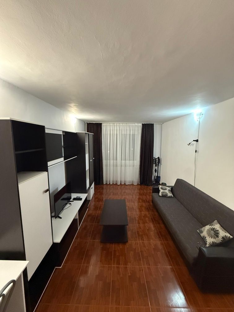 Apartament 2 camere de închiriat Apărătorii Patriei Centrală proprie - Poză 2