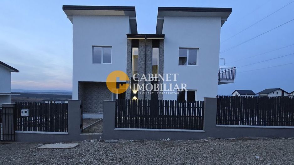 MIROSLAVA - Casa individuala - 4 camere - teren drept - finisaje moderne - Poză 1