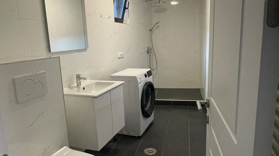 Apartament 3 Camere Spațios, Mobilat,  Curte și Balcon - Poză 8