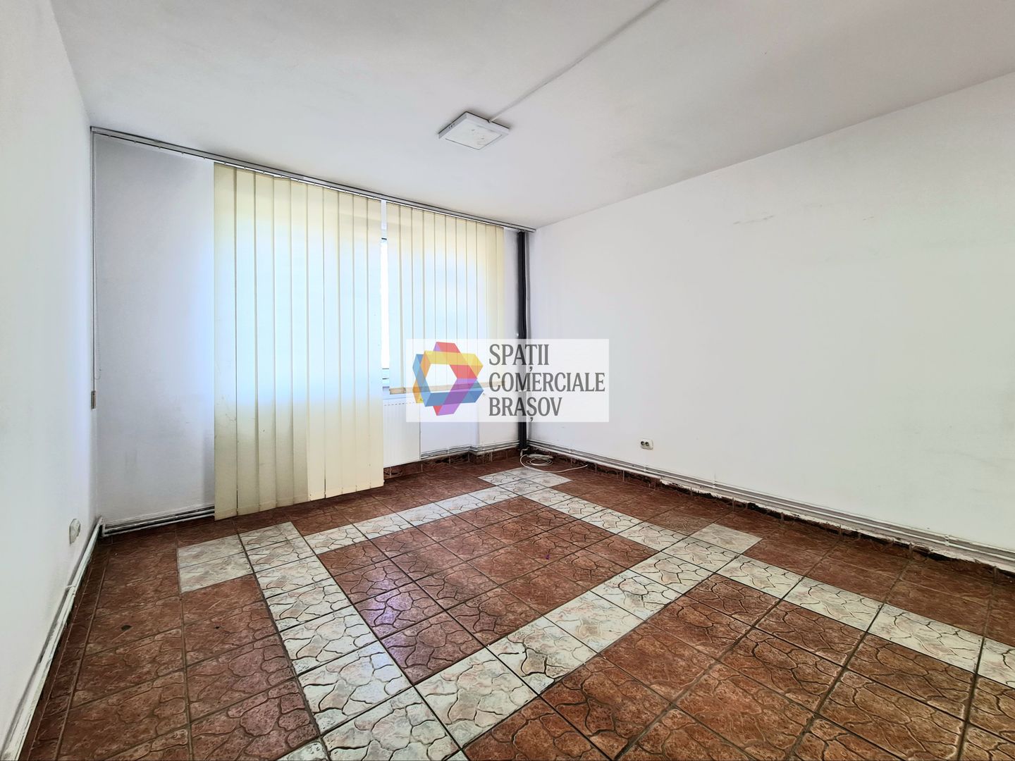 Spatiu comercial de închiriat cu vad Brașov - 55 mp # plus-imo.ro - Poză 2
