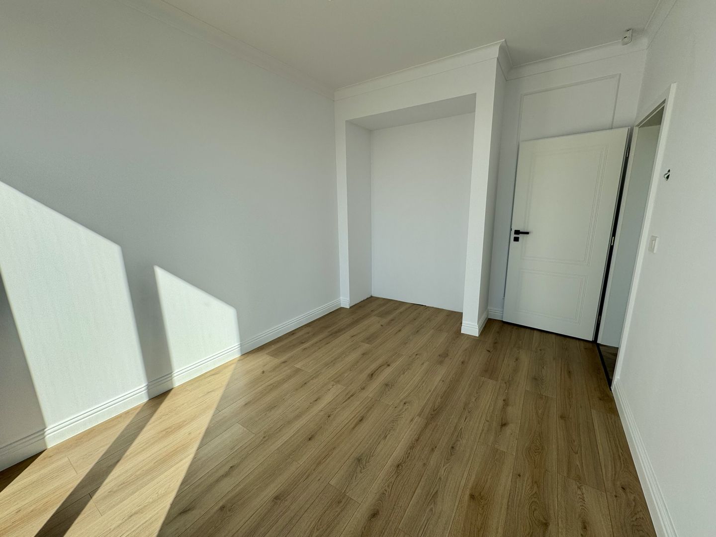 Alege Confortul: Casa Modernă Săcălaz - Poză 7