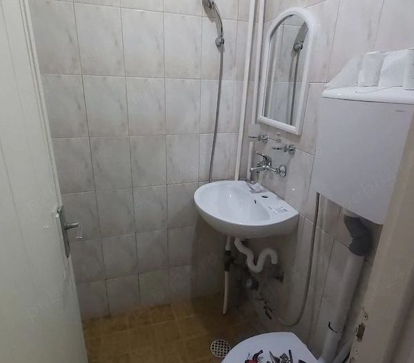 Garsonieră decomandată în Complexul Studentesc - Poză 5