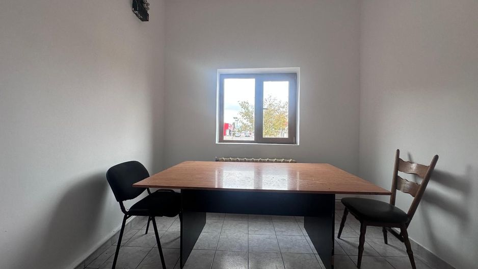 Birouri de închiriat – zonă Halta Teiș - Targoviste - Poză 2