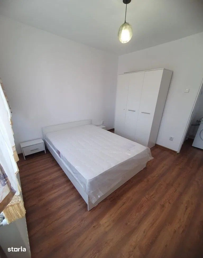 Apartament 3 camere,  Micro 21,et 3,renovat ,mobilat cu totul nou - Poză 3
