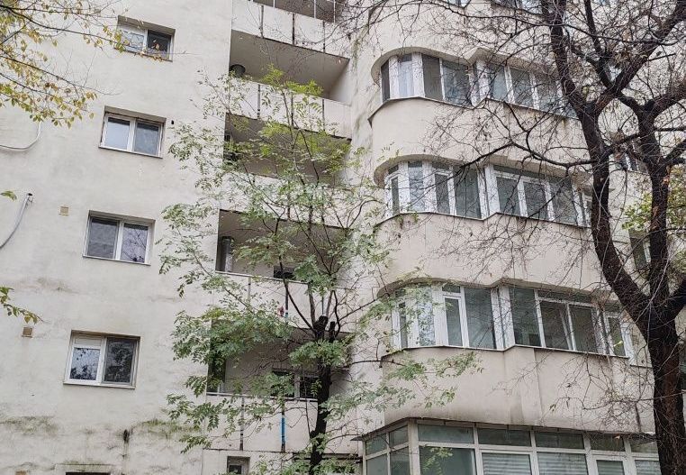 APARTAMENT  DECOMANDAT ZONA VITAN - Poză 1