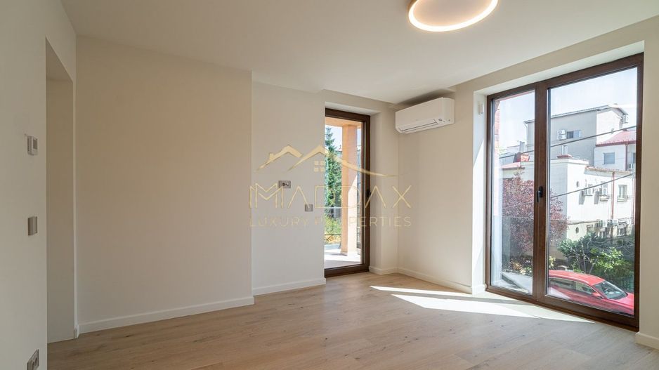Vila Unica Noua cu 8 camere *300mp* /fotovoltaice si pompa cladura// Dorobanti - Poză 31