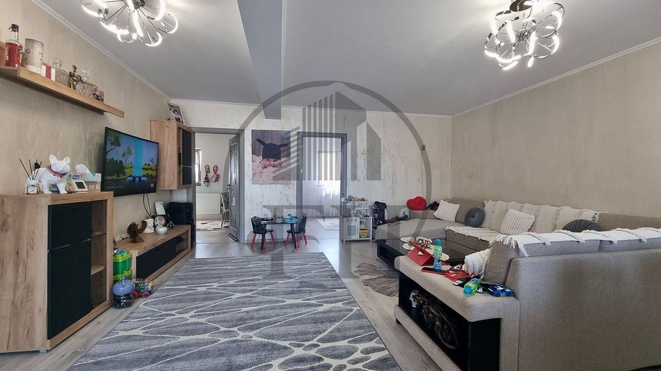 VANDUT/ SOLD - Casa / Vila de vanzare Valu lui Traian - Poză 4