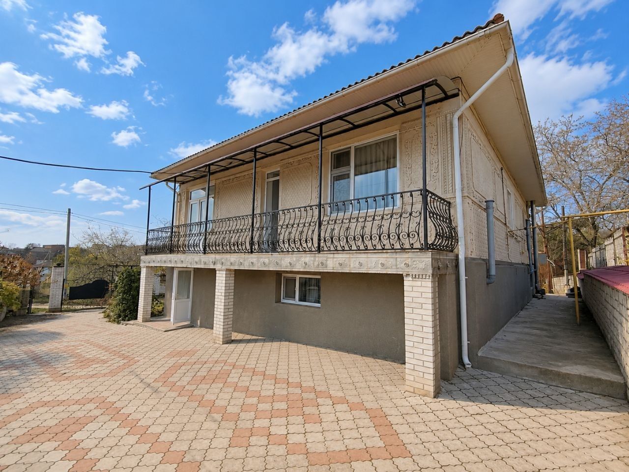 Casă 210 m² cu 5 dormitoare și teren 10 ari – Euroreparație | Drochia, str. Grigore Ureche - Poză 8