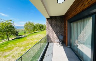 Apartament 2 camere, terasa - aer conditionat, la alb  (NCL-COL-ap.7)