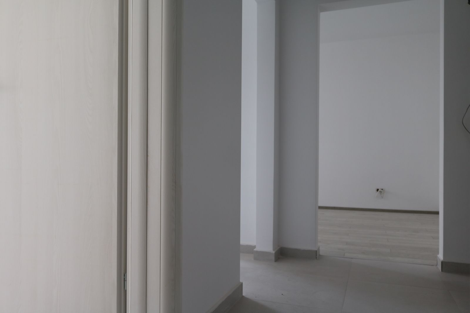 Apartament nou cu parcare - Poză 39