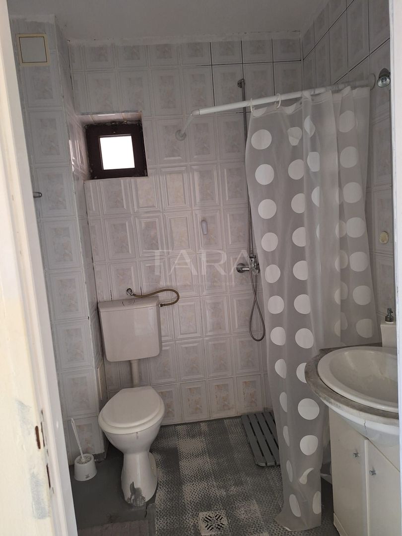 Casa de vanzare cu 6 camere in cartierul Andrei Muresanu - Poză 6