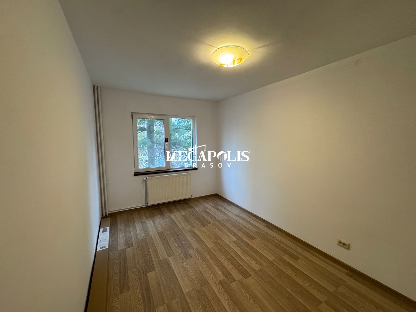 Apartament cu 3 camere Calea Bucuresti - Poză 3