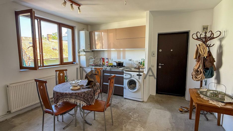 Apartament in vila, etajul 1, Zona Pasapoarte! Garaj inclus in pret! - Poză 6