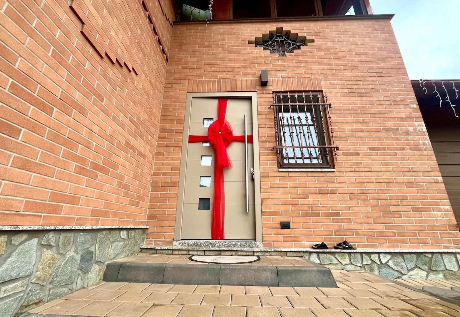 CASA COMPLET UTILATA SI MOBILATA MODERN CU GRADINA | 1100 MP |MARGINEA - Poză 37