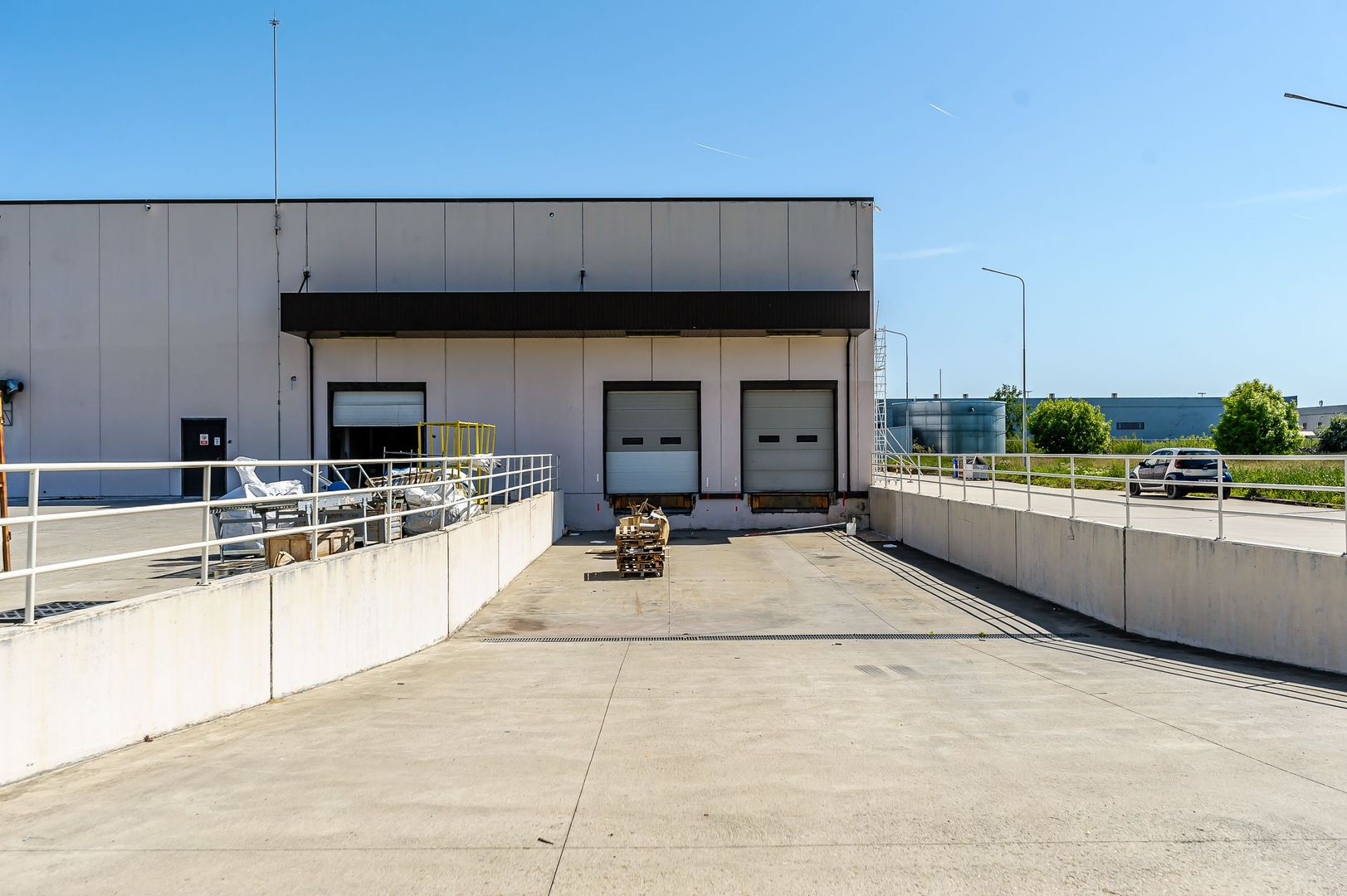 Hala in Arad 1000 mp cu Platformă Auto - Poză 5