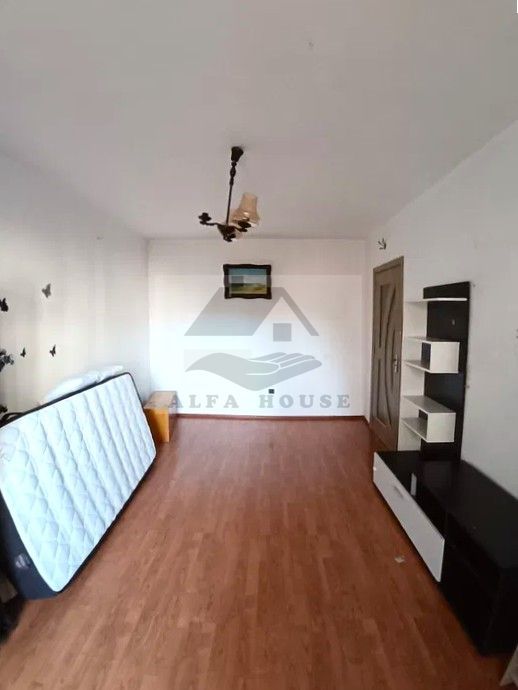 Apartament cu trei camere, zona Racadau 77 mp , etaj intermediar - Poză 6