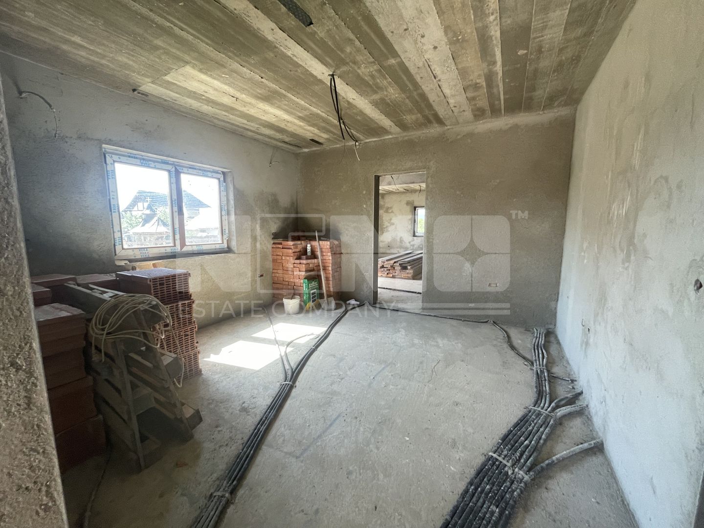 CASA LA ROSU DIN CARAMIDA + GARAJ I 12,5 ARI I VICOV DE SUS I - Poză 22