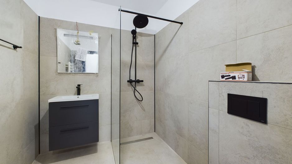 Vilă pe Șoseaua Nordului- Pretabilă pt. Locuit/Activitate Comercială - Poză 8