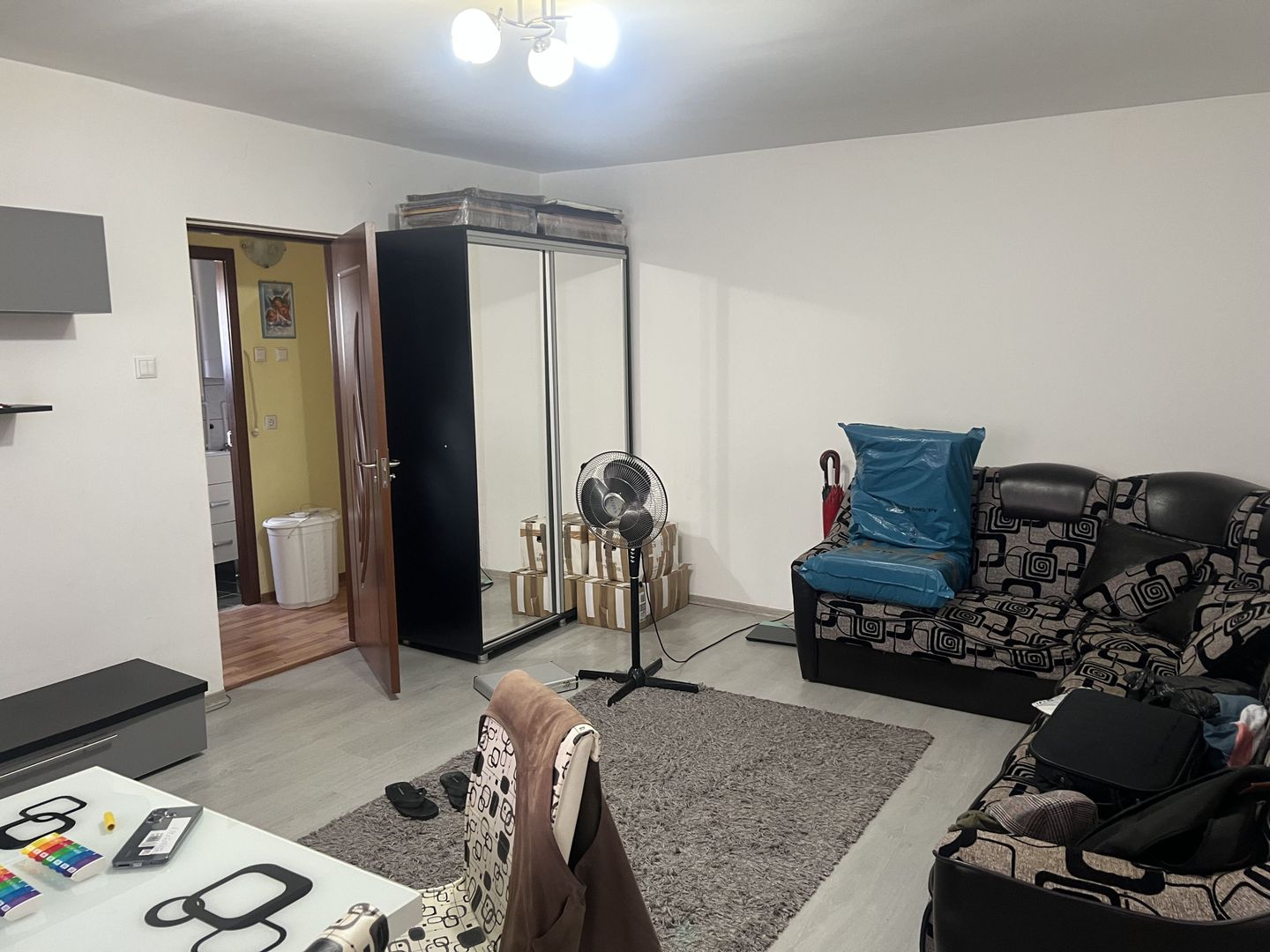 vand apartament cu o  camera zona Cicero - Poză 1