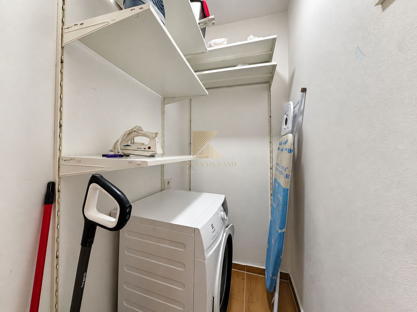 Apartament premium cu 2 camere, decomandat, etaj 5, Kasper Coresi Mall - Poză 14