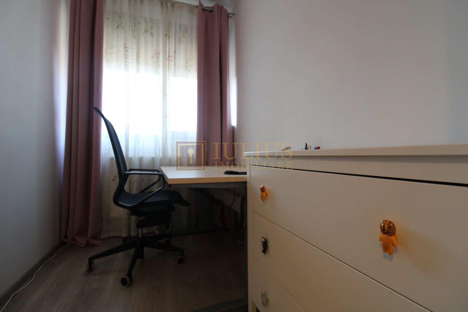 Exterior Sud; spatios, zona linistita. - Poză 17