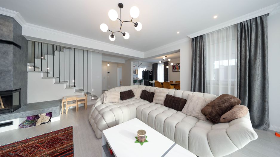 Casă ideală pentru familie în Brașov, Bunloc – spațioasă, luminoasă, priveliște - Poză 16