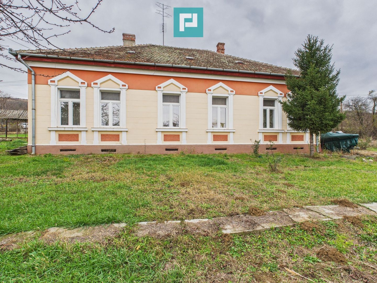 CONAC IMPRESIONANT ÎN GHIOROC - Poză 17