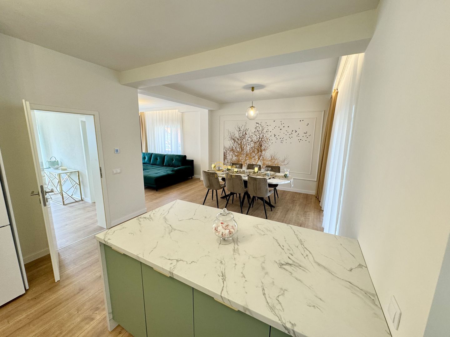 Casa noua, mobilata si utilata- Panorama catre munti- Teren 714mp - Poză 2