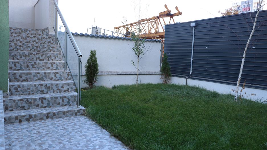 3 CAMERE LA PARTER CU CURTE PROPRIE DE 57MP,  2 BAI, POZITIE PE SUD, COMISION 0% - Poză 10