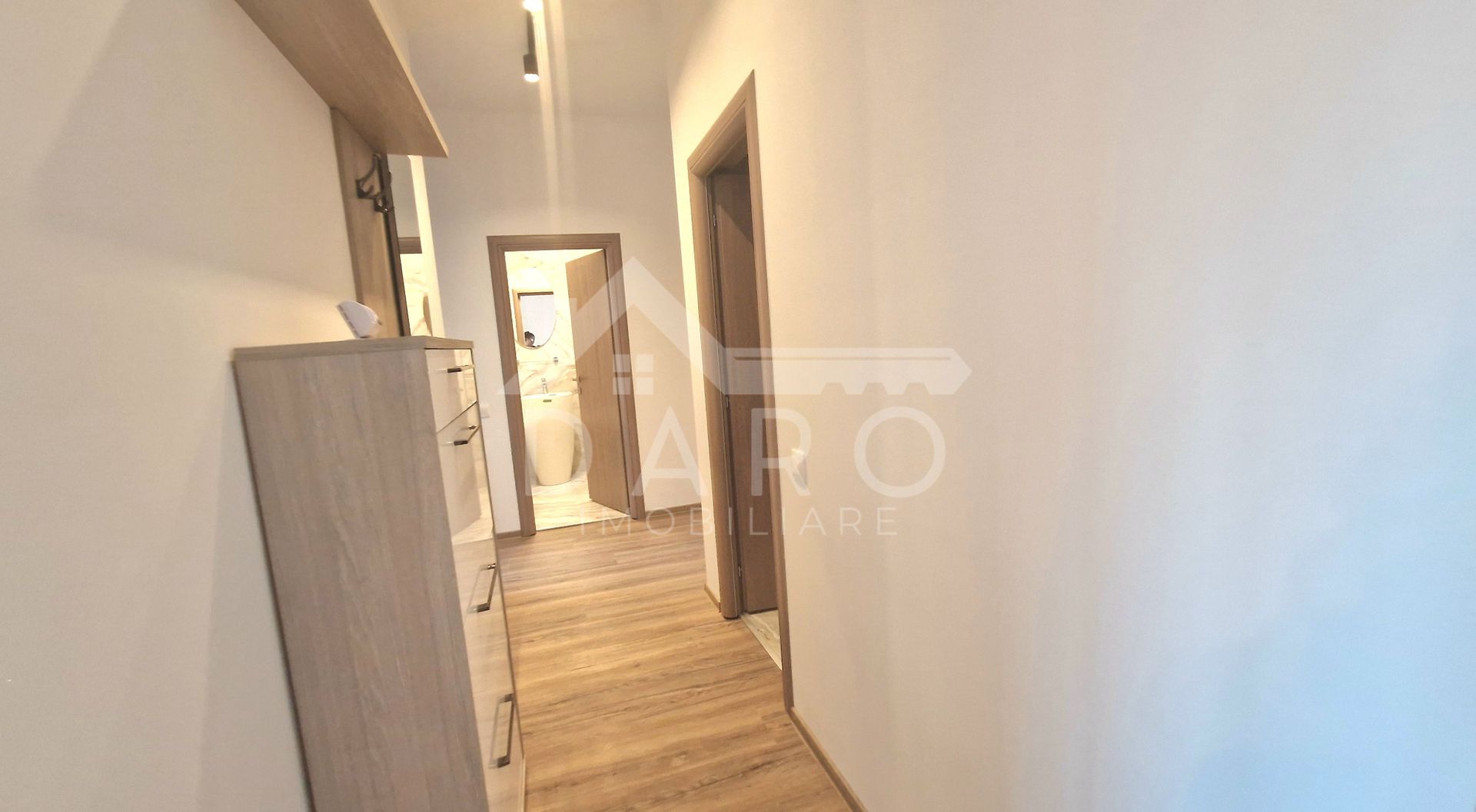 Apartament de inchiriat cu 3 camere , strada Papiu Ilarian - Poză 6