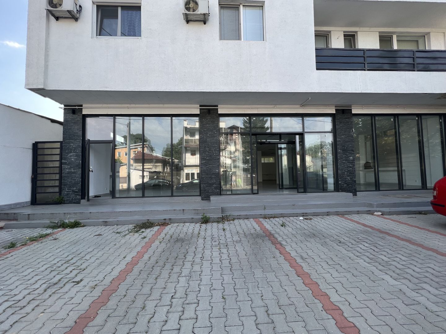 Spatiu comercial mare - Crangasi (aproape de piata, metrou) - Poză 1