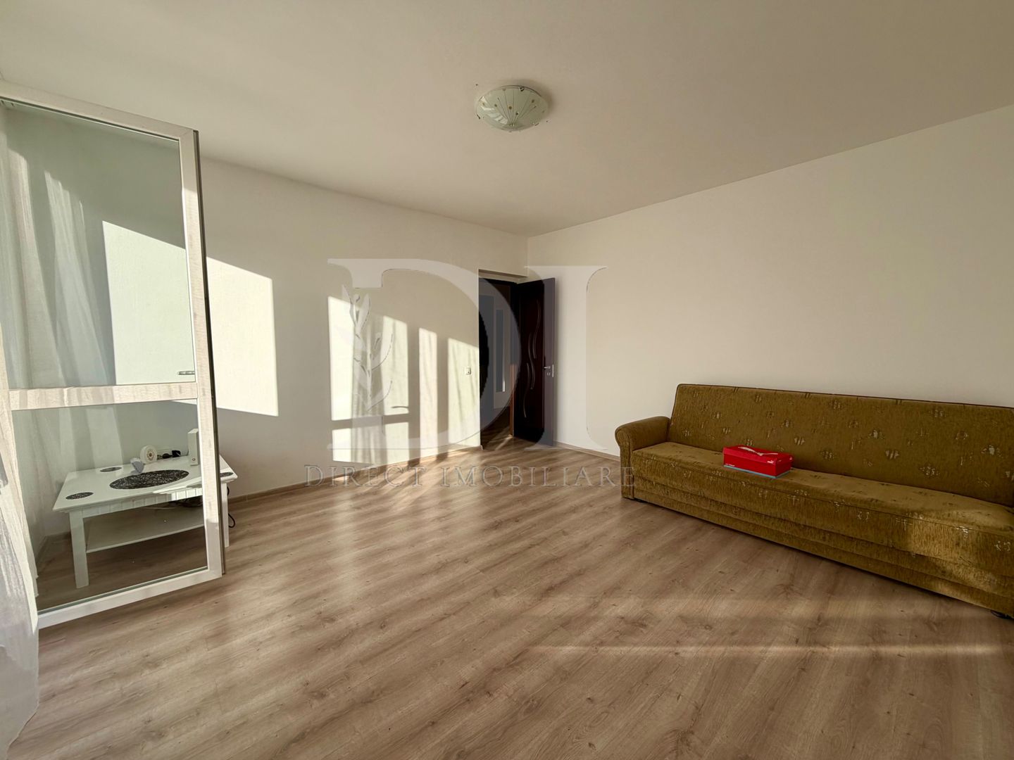 Apartament decomandat / etaj intermediar / Zona Florilor - Poză 4