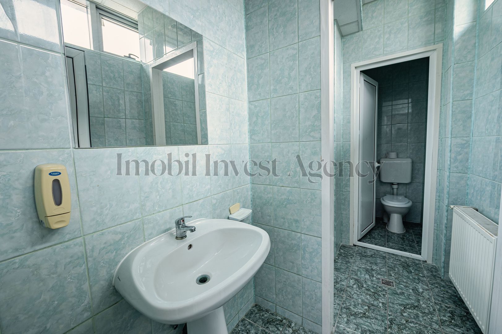 Cladire de birouri Vitan pretabilă pentru diverse afaceri. - Poză 13