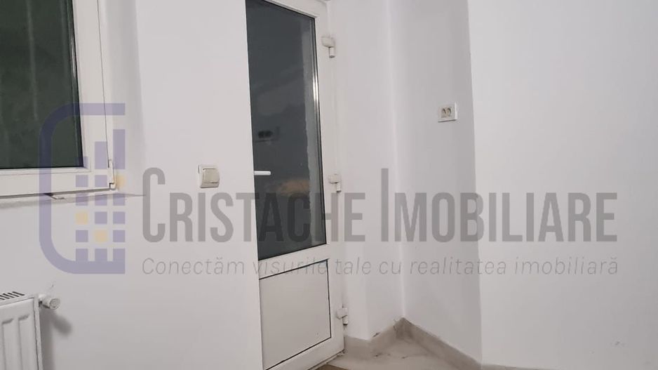 Studio 15 m², situat la mezaninul unei vile interbelice - Poză 6
