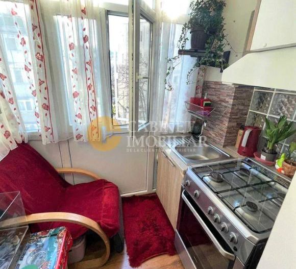 Etaj 2, apartament cu 2 camere decomandat zona Galata - Poză 7