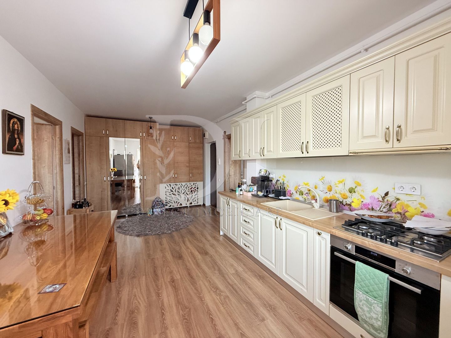 Apartament la cheie / etaj intermediar / Zona Florilor - Poză 1