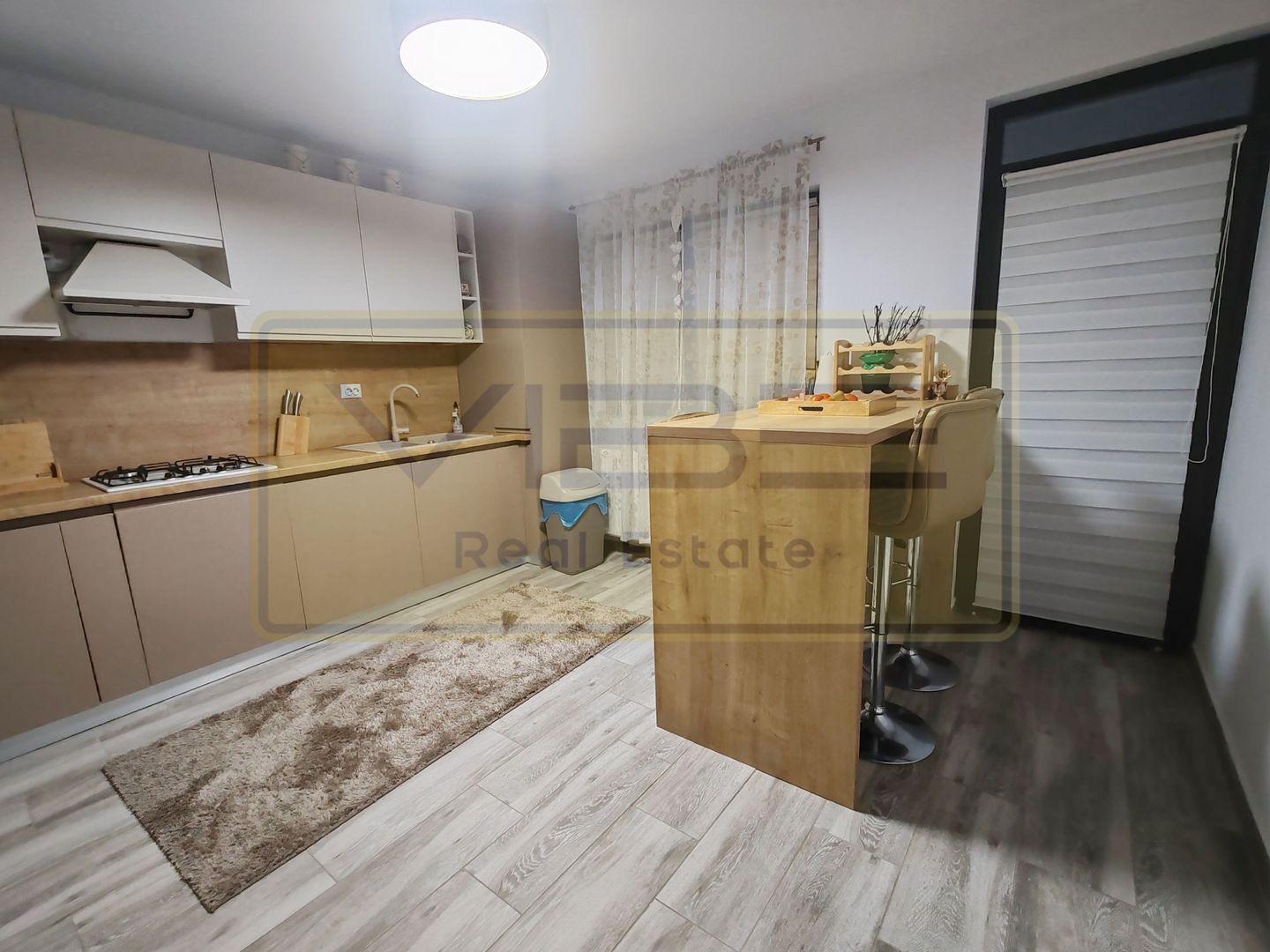 Duplex-4 camere - Mobilat Modern-Valea Adanca-``5 Drumuri`` - Poză 7