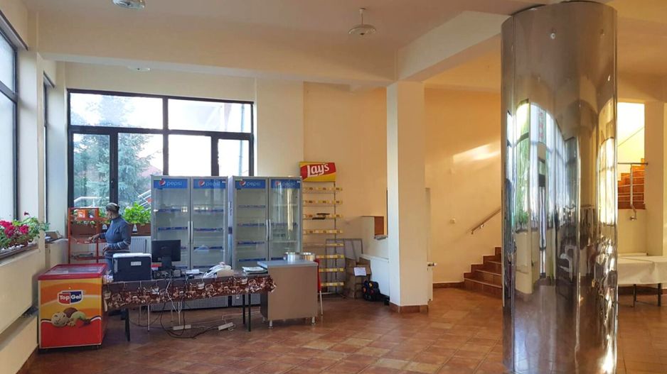 Hotel cu arhitectură montană deosebită poziționare premium Sâmbătă de Sus - Poză 5