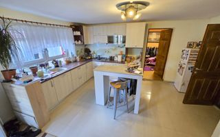 Casa 7 camere 3 bai 2 intrari Zona Garii - Poză 12