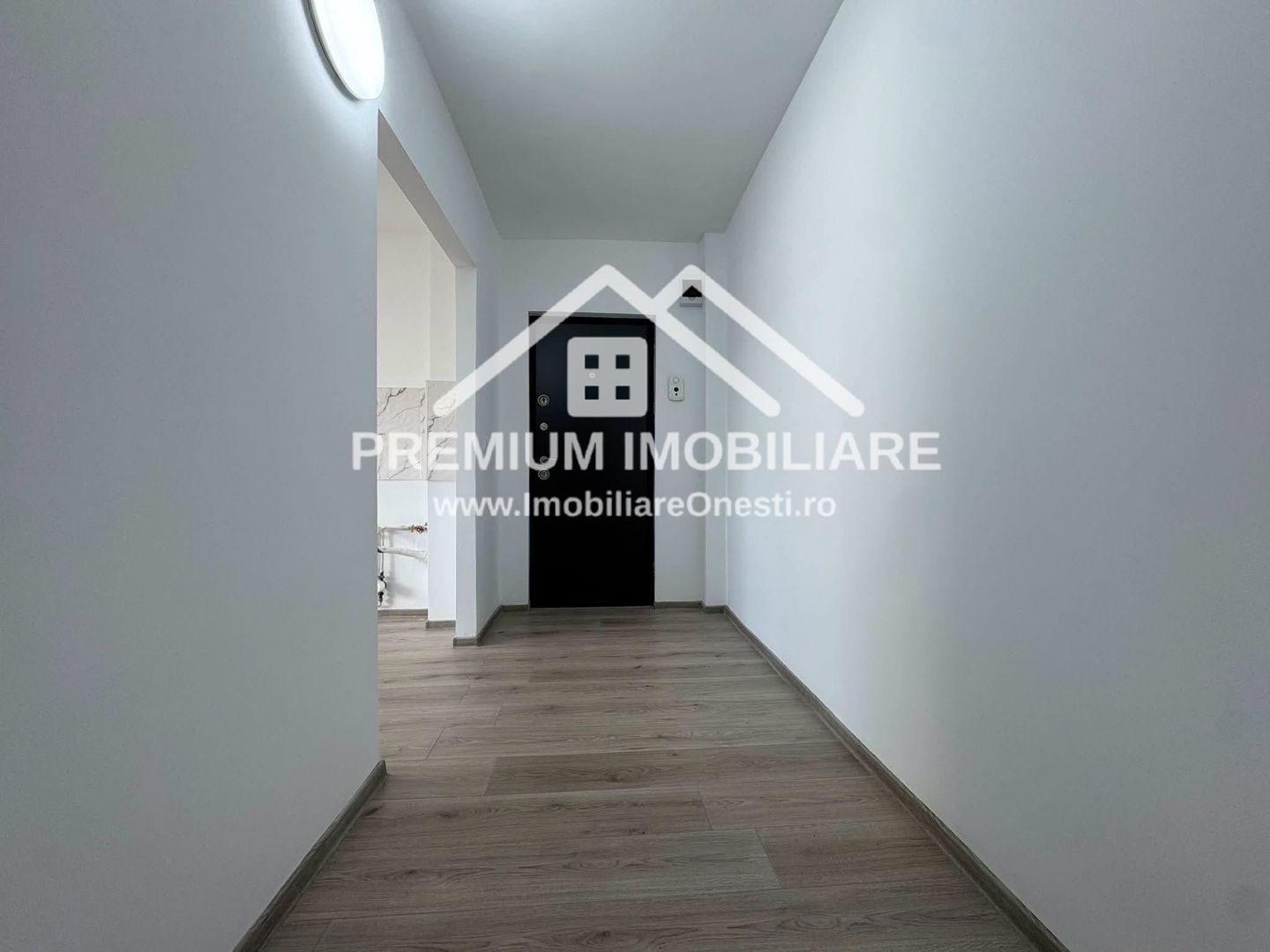 Apartament 2 Camere - Zona de sus - Renovat total - Poză 11