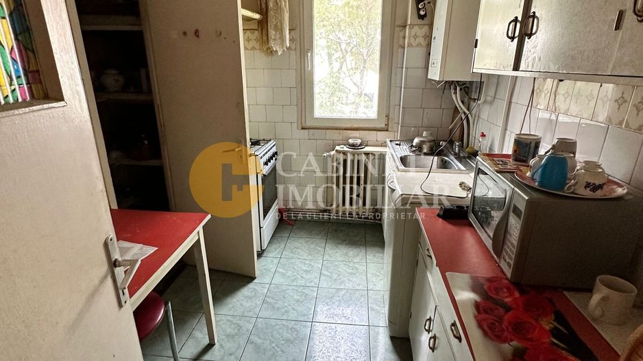 Apartament cu 3 camere - Etaj Intermediar - Bloc Fara Risc - Podu Ros - Poză 4