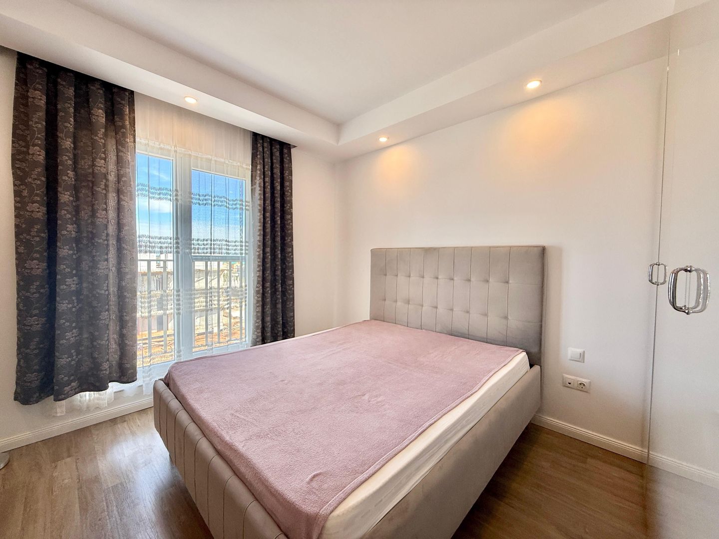 COSMOPOLIS - Apartament cu 2 camere, mobilat si utilat. - Poză 3