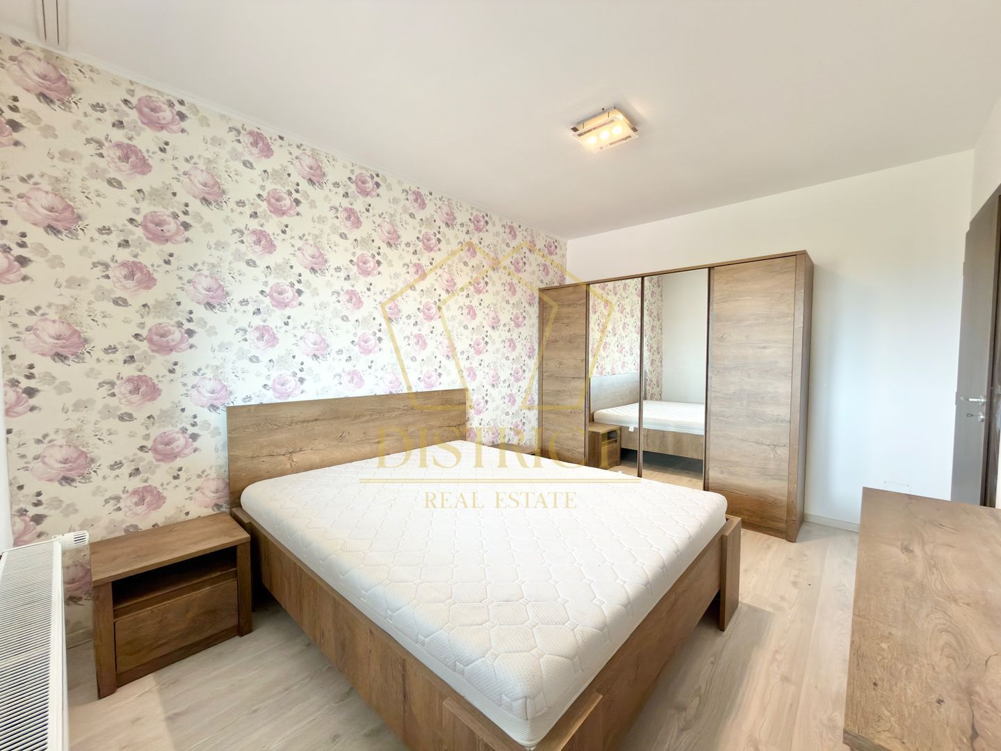 Apartament cu 2 camere mobilat, decomandat la etajul 2 in Giroc la asfalt. - Poză 9