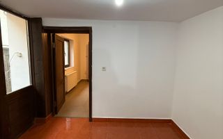 Spațiu de închiriat in vila - 2 camere +birou și curte, Campina - Poză 9