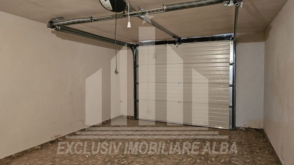 Apartament cu 4 camere si scara interioara de vanzare, Lipoveni - Poză 13