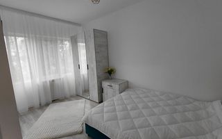 Vanzare - apartament cu 3 camere, Micro 16, renovat, mobilat nou - Poză 10