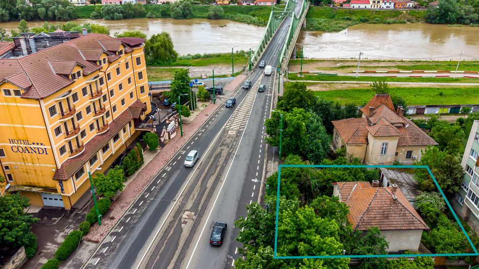 Vilă cu potențial pe Calea Romanilor - Poză 1