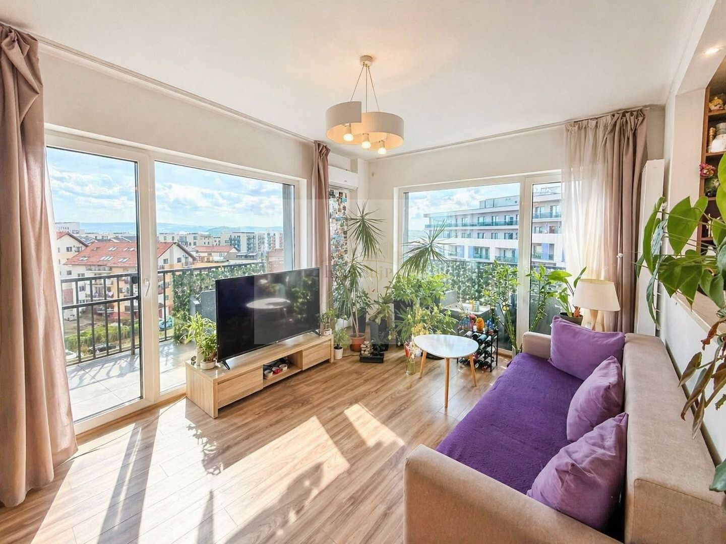 Vânzare apartament 3 camere, 2 băi, parcare, terasă 23 mp, Bună Ziua - Poză 3