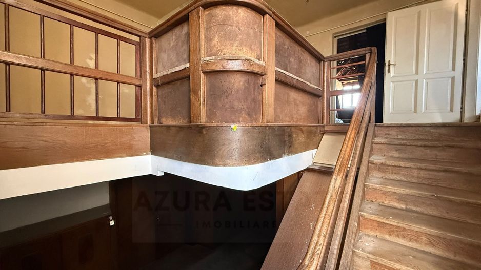 Apartament la casa 4 camere 4 bai 219.5 mp utili si garaj zona Central - Poză 8